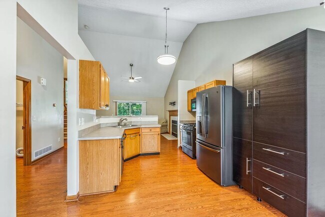 Foto del edificio - 338 Amber Wood Way