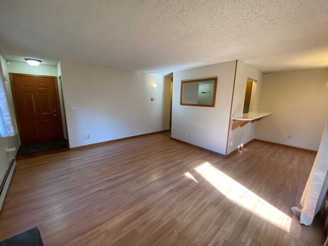 Building Photo - Convenient UMED District Condo - (2) Bed, ...