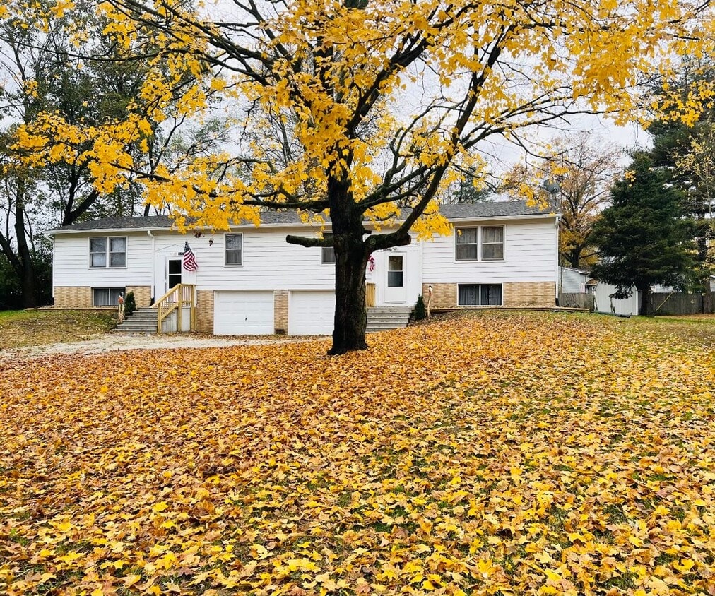 Primary Photo - 6320-6322 N Fruitridge St