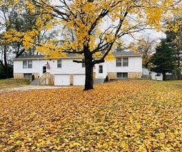Building Photo - 6320-6322 N Fruitridge St