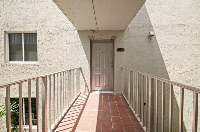 Foto del edificio - 10090 NW 80th Ct