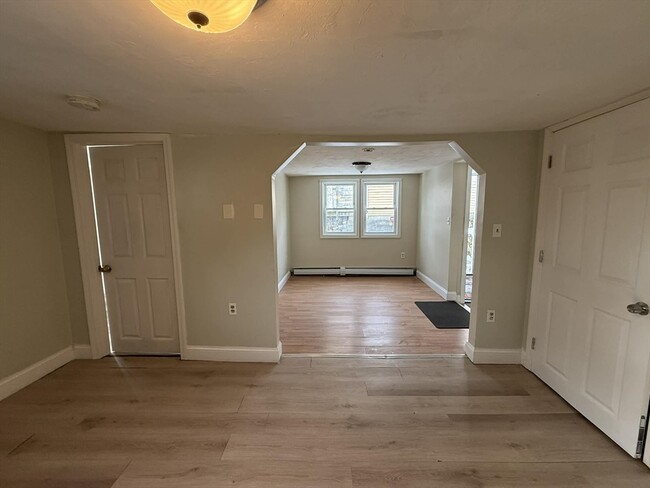 Building Photo - 102-104 Cherry St