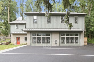 Building Photo - 5565 Pennell Rd