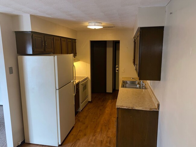 Building Photo - 1 Bedroom/1 Bathroom Hanna City Apartment ...