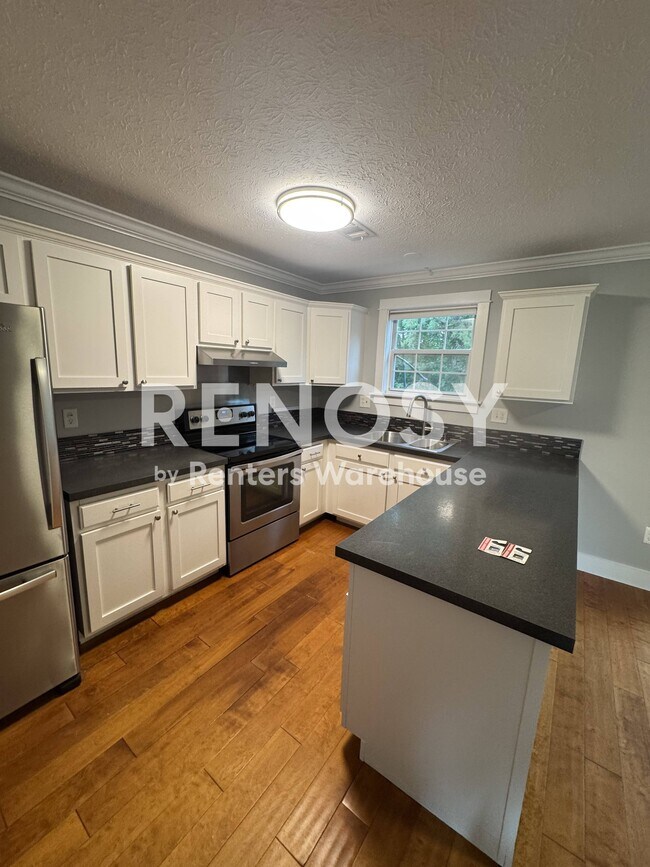 Foto del edificio - 325 Rambling Ridge Ct
