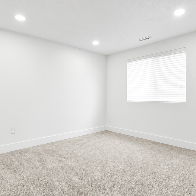 Building Photo - 15098 S Wild Horse Wy