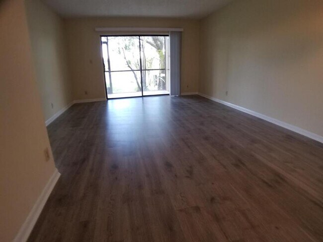 Building Photo - 9000 NW 28th Dr