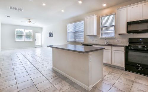 Building Photo - 637 Gabrielle Anne Dr