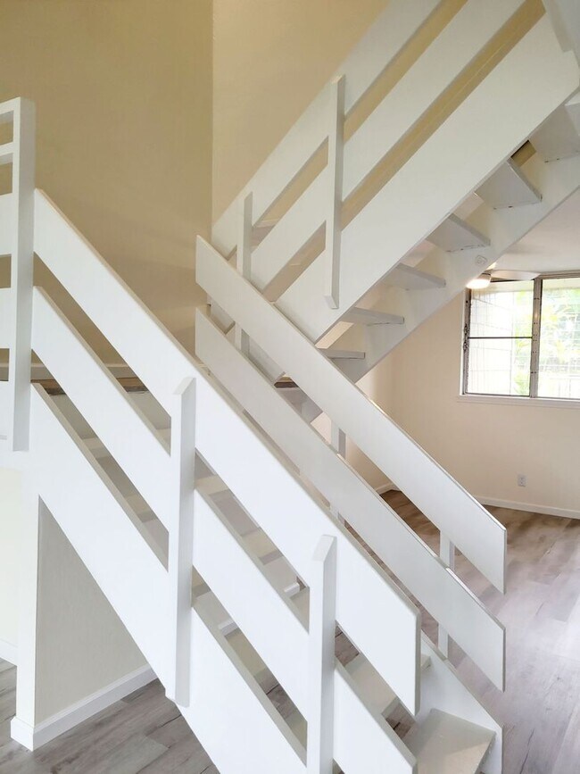 Foto del edificio - Available July 1, 2026 | A 3 Bedroom, 2.5 bath Townhouse with 2 parking stalls in Hokuala Hale