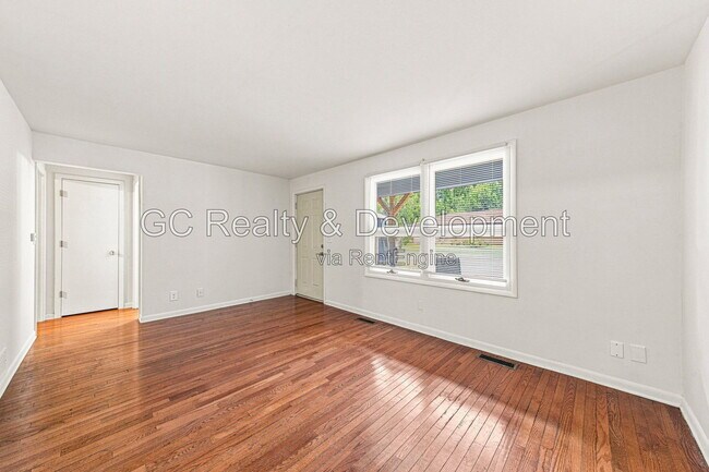 Foto del edificio - 913 3rd St