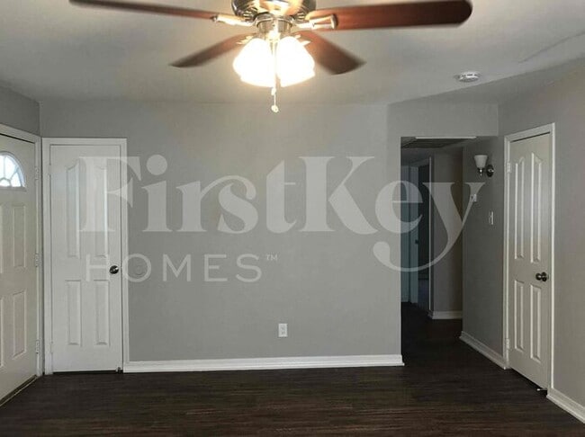 Building Photo - 4739 E Sunland Ave