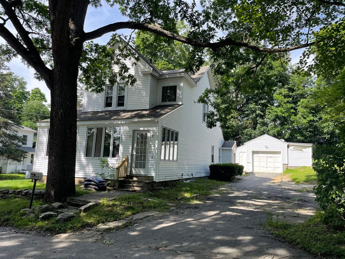 Primary Photo - 1 Baker St
