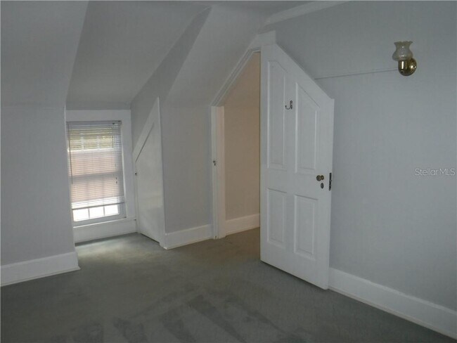 Foto del edificio - 215 20th Ave NE