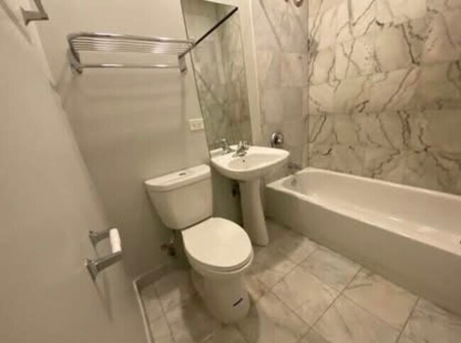 Foto del edificio - 44 N Paulina St