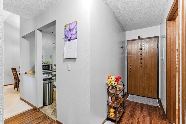 Foto del edificio - 3850 Plymouth Blvd