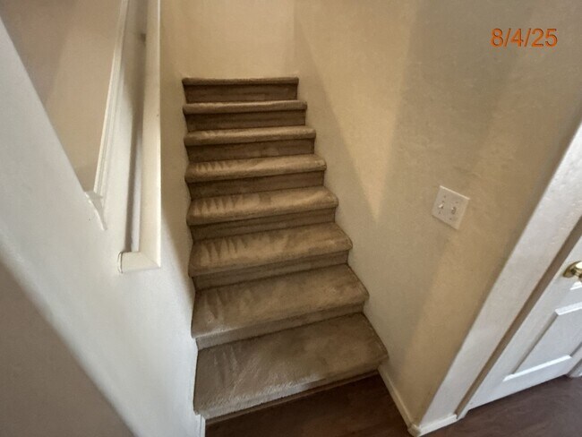 Foto del edificio - COMING SOON - Large 3 Bed / 2 Bath Home wi...