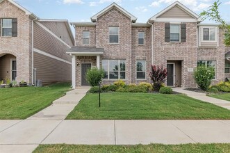 Building Photo - 2216 Canongate Dr
