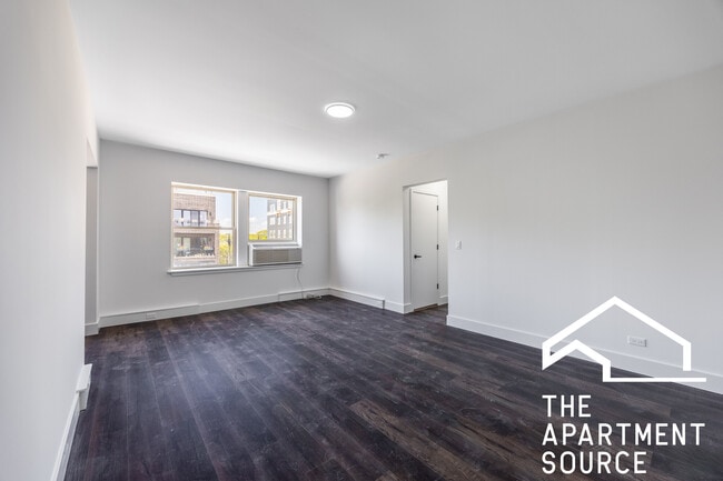 Building Photo - 1555 W Hollywood Ave