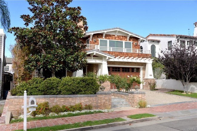 Building Photo - 224 W Avenida Valencia