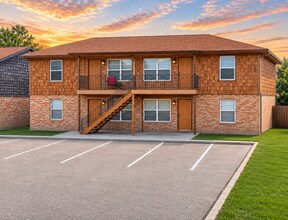 Building Photo - 104 W Anderson Ave