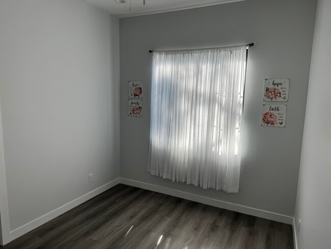 Building Photo - 1373 S Sean Dr