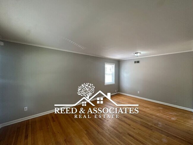 Building Photo - Spacious 4 Bedroom with Large Backyard!