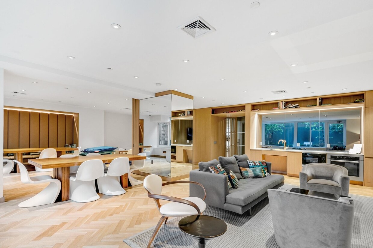 389 E 89Th St, New York, NY 10128 - Condo for Rent in New York, NY |  Apartments.com