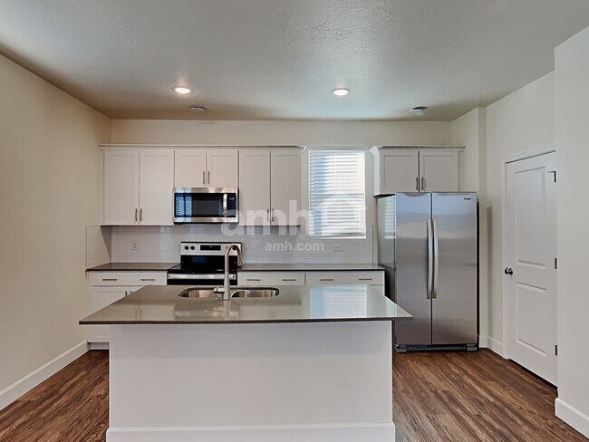 Foto del edificio - 6022 W South Jordan Pky