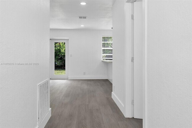 Foto del edificio - 1402 NW 19th St