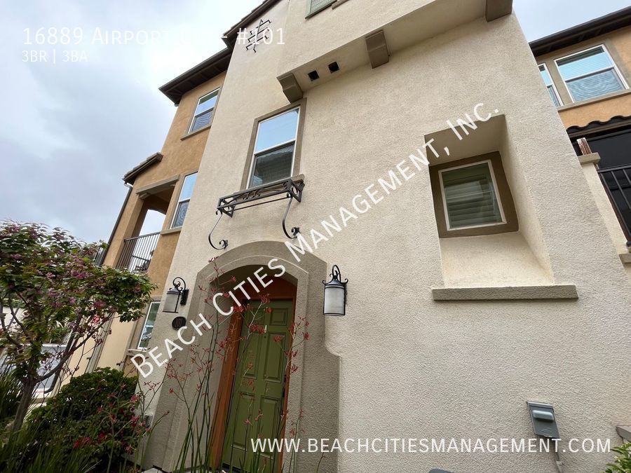 Primary Photo - Immaculate 3 Bedroom 2 Bath Townhome in Hu...