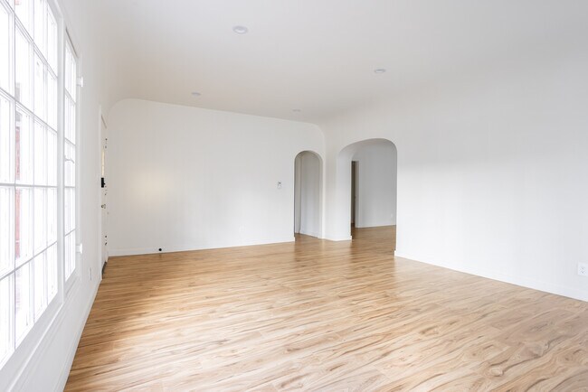 Foto del edificio - 740 S Stanley Ave