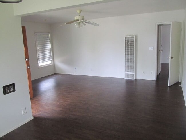 Photo - Sycamore (610-612) East Apartment