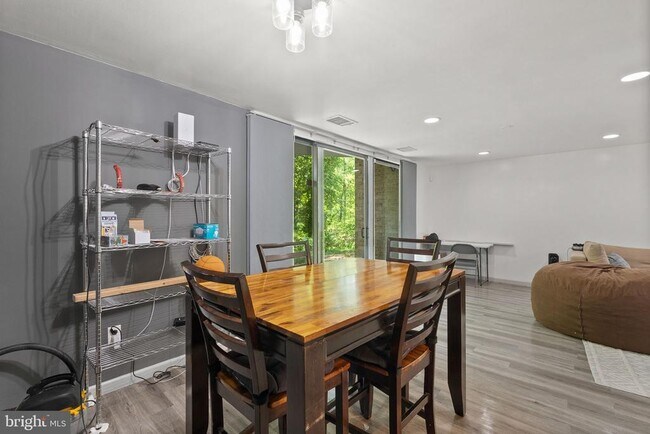 Foto del edificio - 3352 Huntley Sq Dr