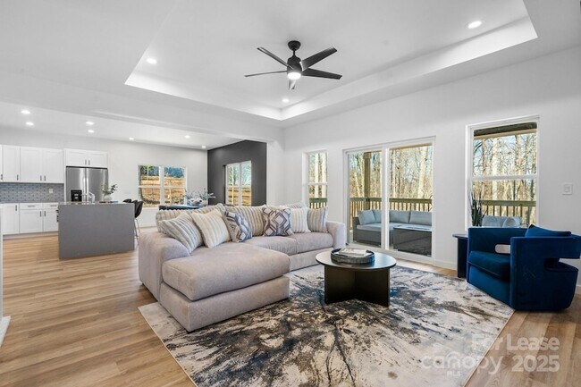 Foto del edificio - 115 Brentwood Dr