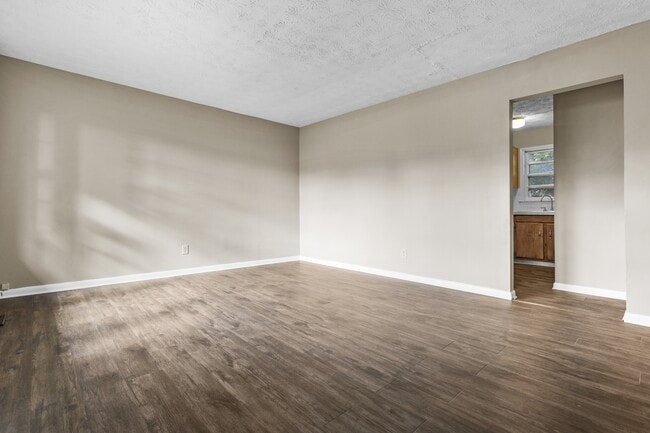 Foto del edificio - 2461 Mirahill Dr