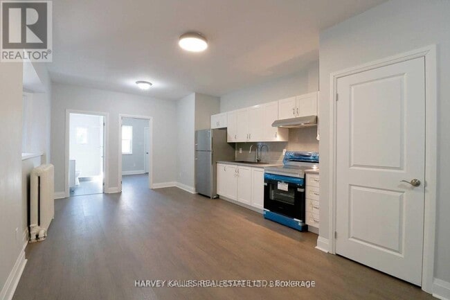 Building Photo - 202 Major St