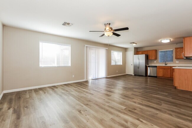 Foto del edificio - 2297 W Camp River Rd