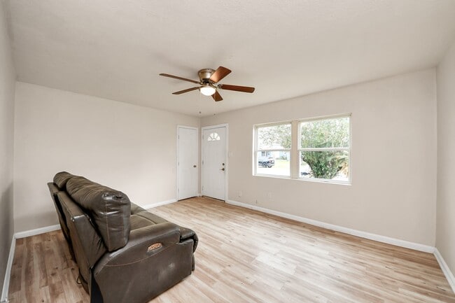 Foto del edificio - 10506 Sierra Dr