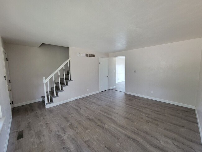 Foto del edificio - 1309 W Chestnut St