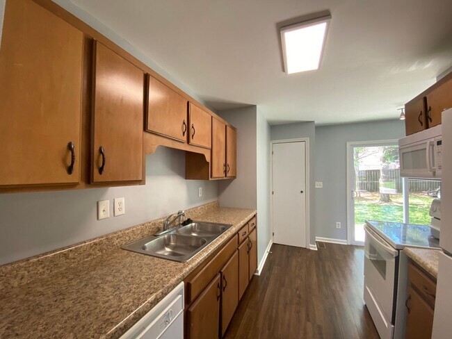 Foto del edificio - Renovated 3 Bedrooms / 2 Bathrooms / Fenced in Backyard with Patio / Great Smyrna Location