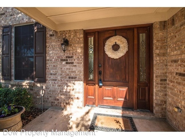 Building Photo - 5105 Broken Bow Dr