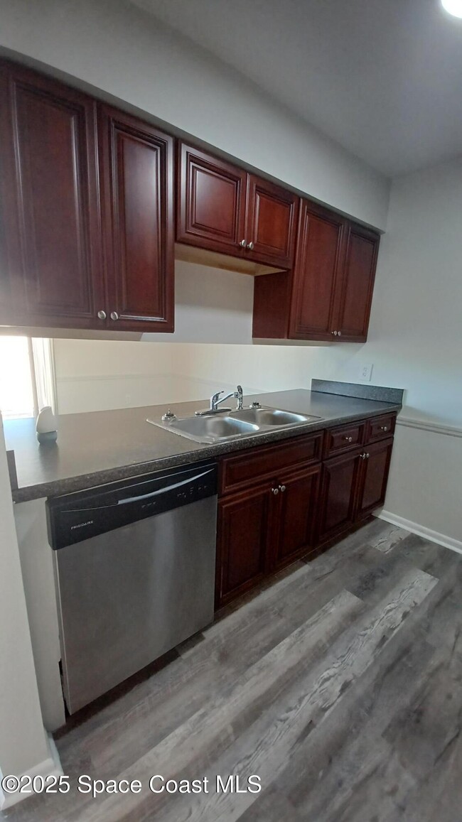 Building Photo - 214 San Juan Cir