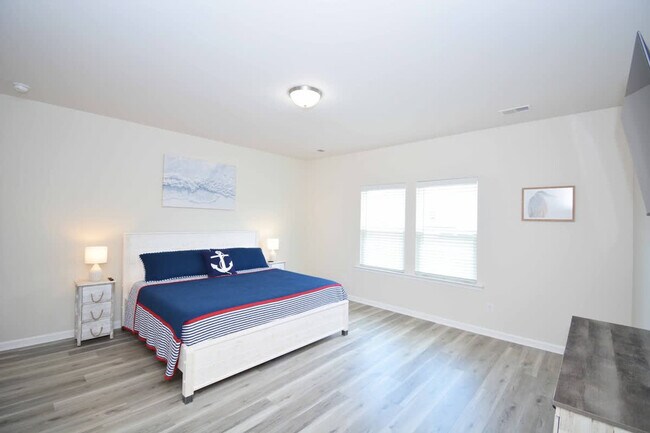 Building Photo - 596 McLernon Trce
