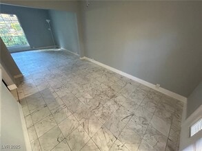 Building Photo - 596 Tam O Shanter