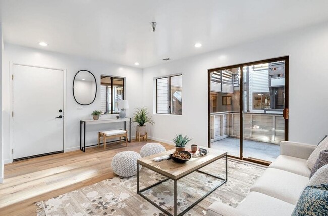 Building Photo - Exceptionally Upgraded First Floor Cedar C...