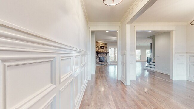 Building Photo - 232 Amana Dr