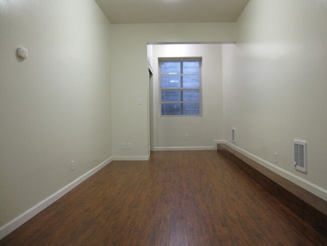 Building Photo - 279 Shipley St
