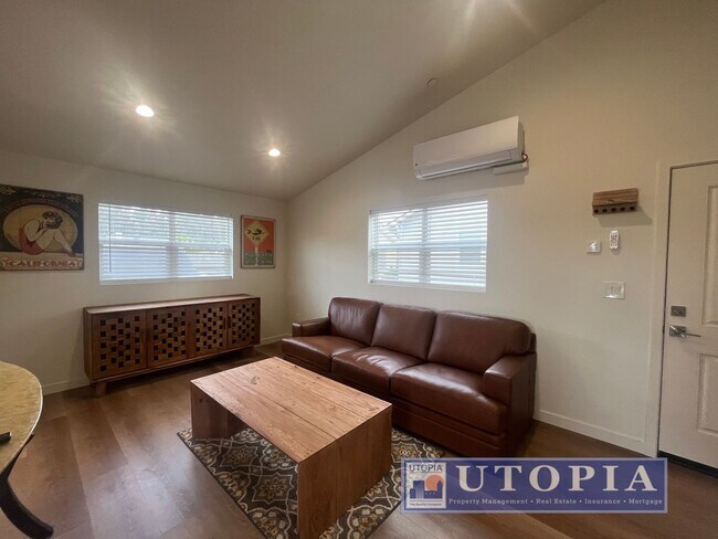 Foto del edificio - 1bed/1bath Unit - Right Off the Freeway of Prospect Heights