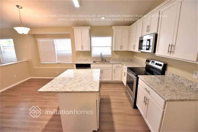 Foto del edificio - 12515 Ringwood Ave