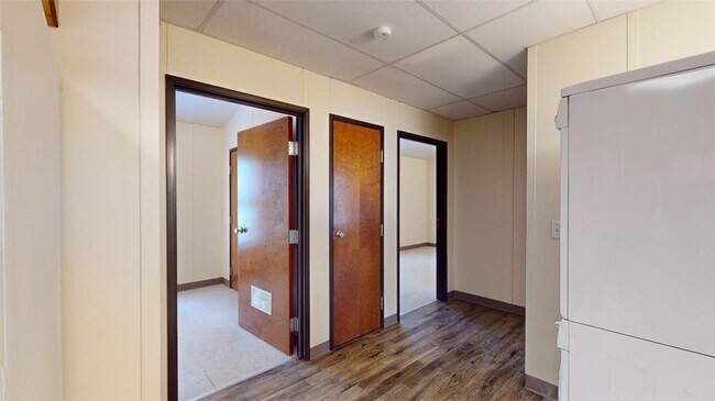 Foto del edificio - 5585 Straub Rd